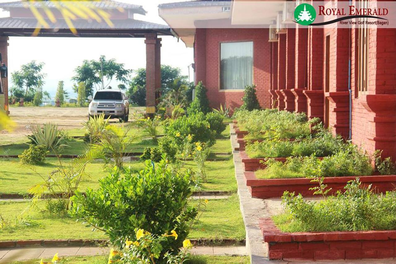 Royal Emerald River View Resort Bagan Luaran gambar