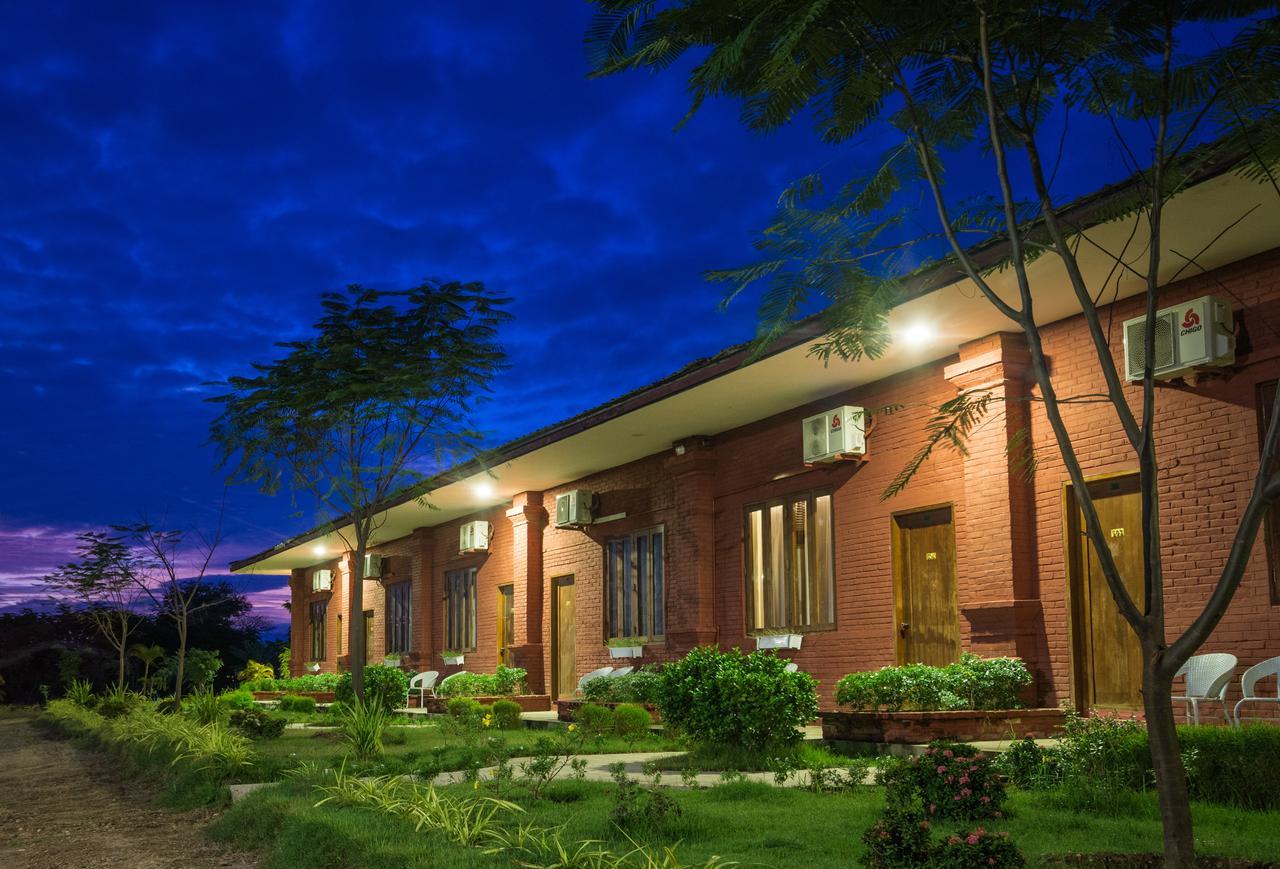 Royal Emerald River View Resort Bagan Luaran gambar