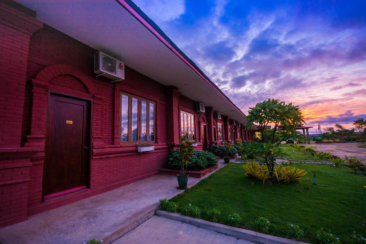 Royal Emerald River View Resort Bagan Luaran gambar