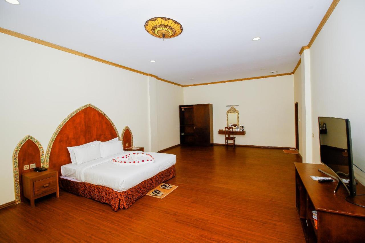 Royal Emerald River View Resort Bagan Luaran gambar
